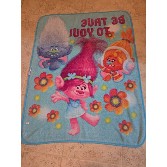 Trolls Be True Fleece Blanket - Picture 5 of 5